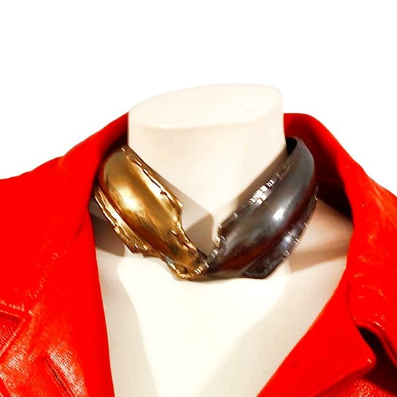 1980s True Vintage Twisted Brass and Oxidized Large Metal Choker Collar Necklace - Picture 1 of 7